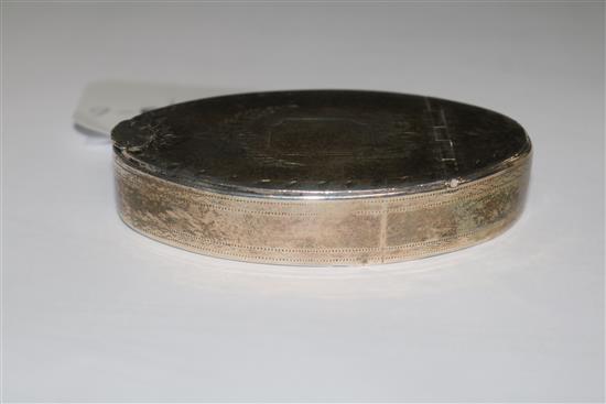 A George III silver oval snuff box by Phipps & Robinson, 88mm.